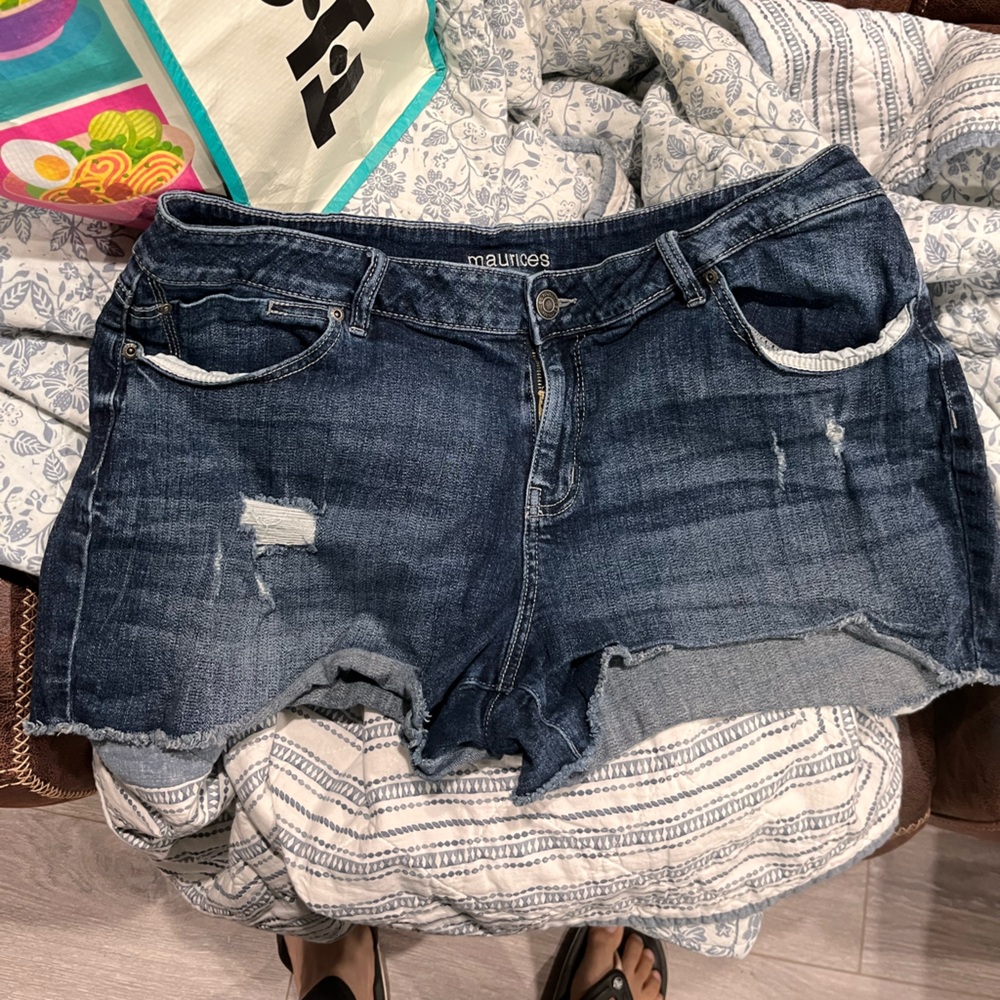 😱Maurices Dark Blue Distressed Denim Shorts